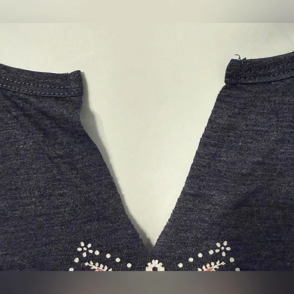 Gray Women's Top with Pink Mandala Design - Picture 4 of 5